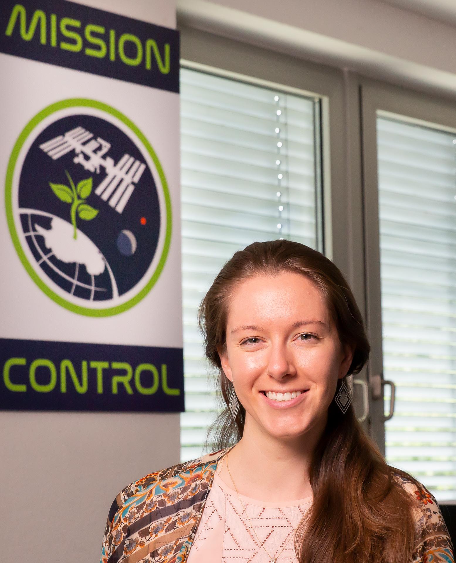 Jess Bunchek im Mission Control Center (MCC)