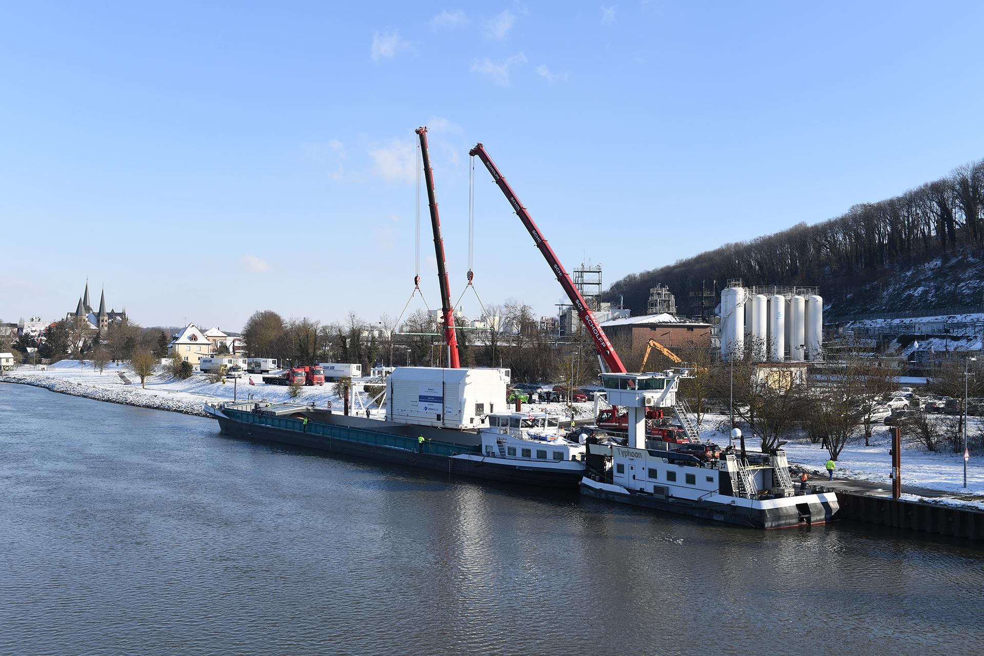 Erster Transport per Schiff