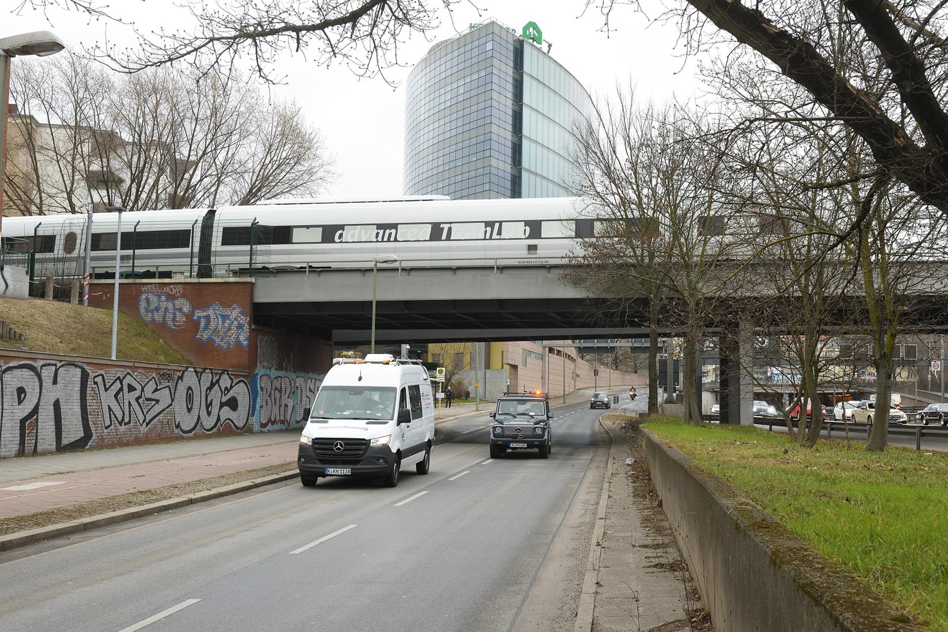 Kommunikation zwischen Zug und Autos