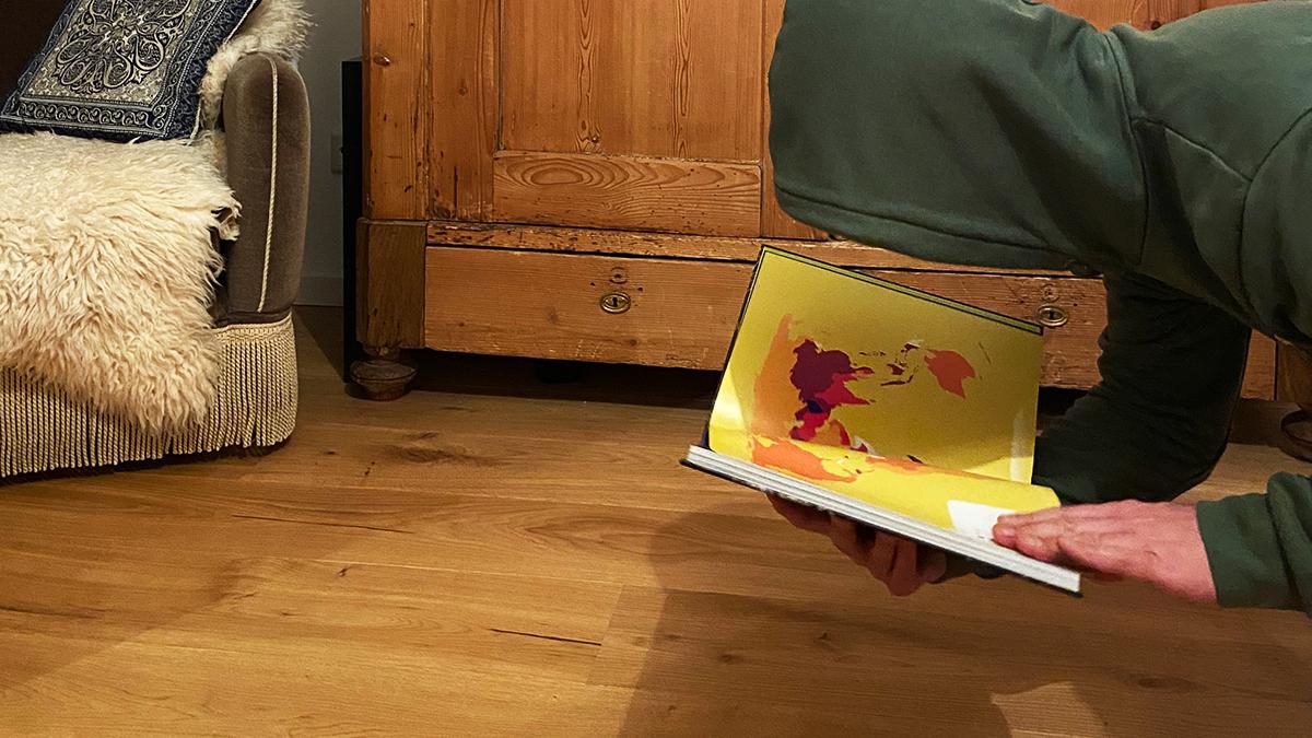 Die Erde von oben betrachten im HomeSpace