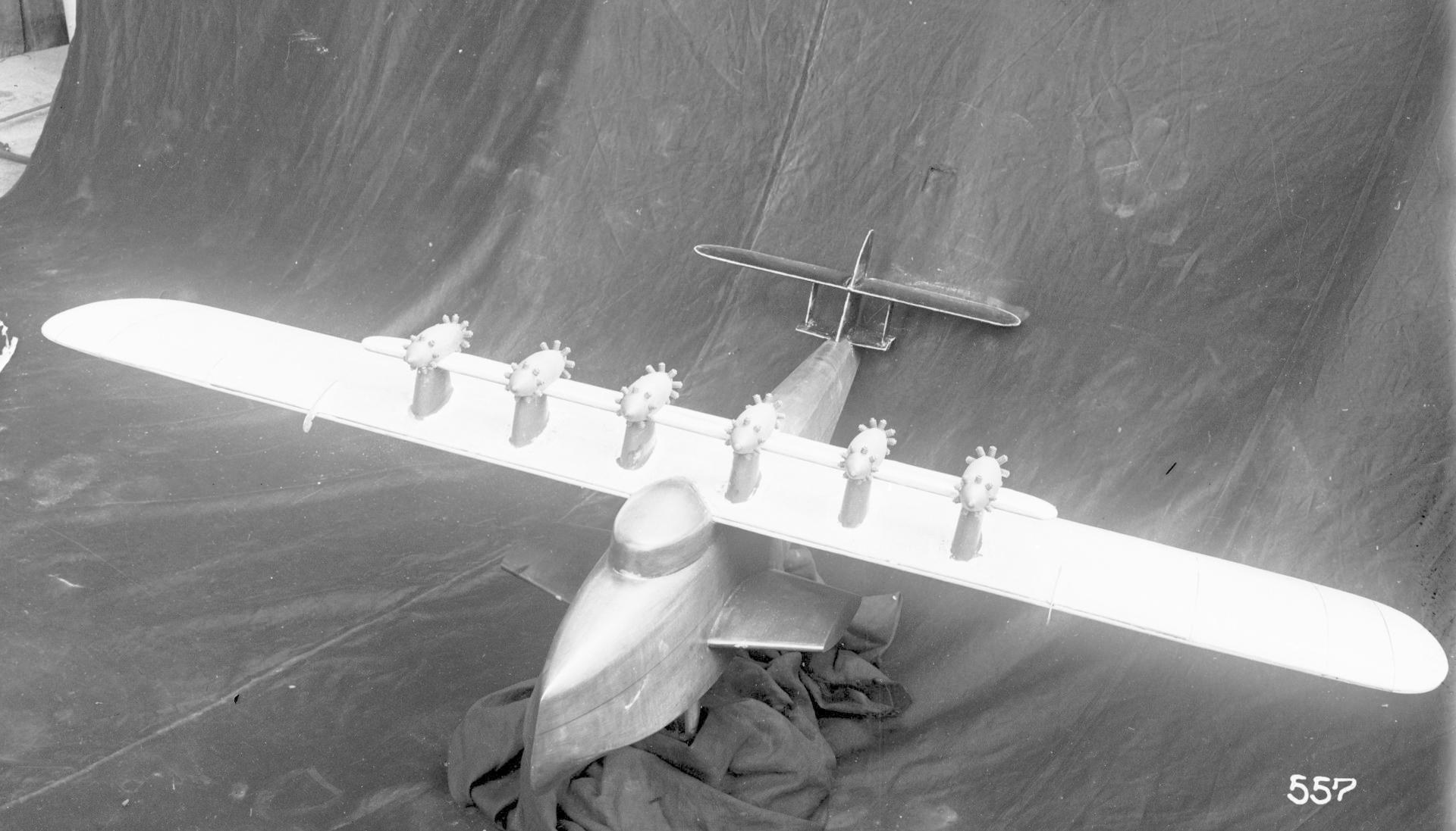 Riesenflugboot als Mini-Modell im Windkanal