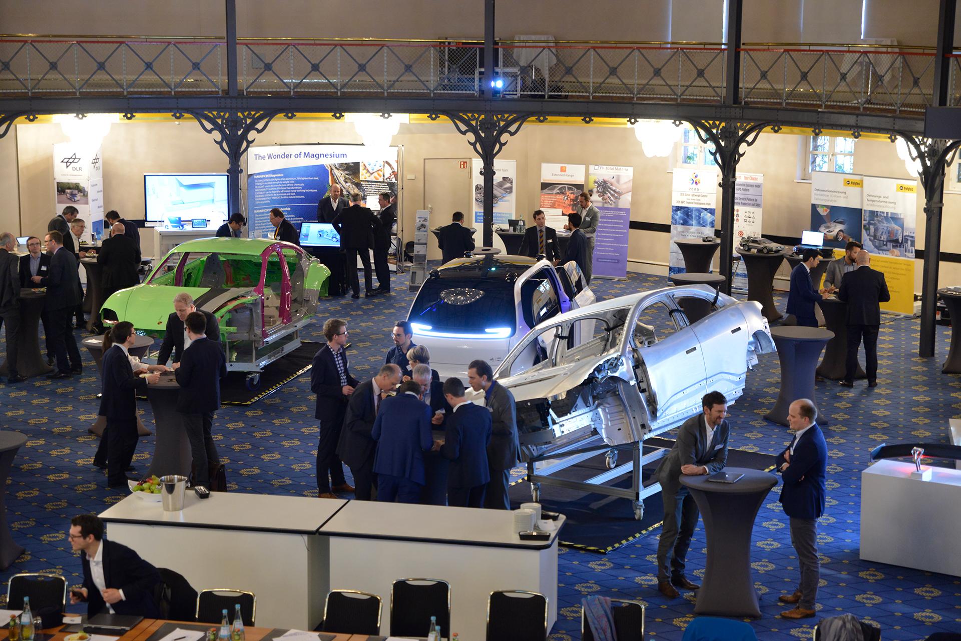 Die WerkstoffPlus Auto 2021 findet virtuell statt: Experten können sich über innovative Fahrzeugkonzepte, Werkstofftechniken und automobile Zukunftstrends informieren. (Bild zeigt Tagung in 2020)