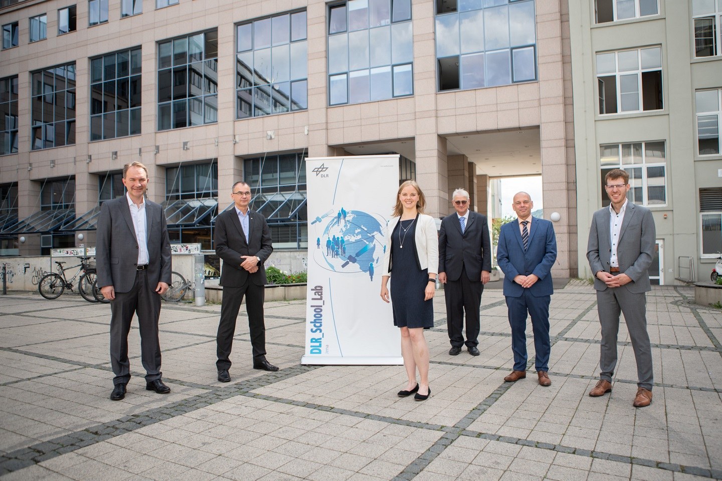 Feierliche Übergabe der Lichtmikroskope und der Thermographie-Kamera