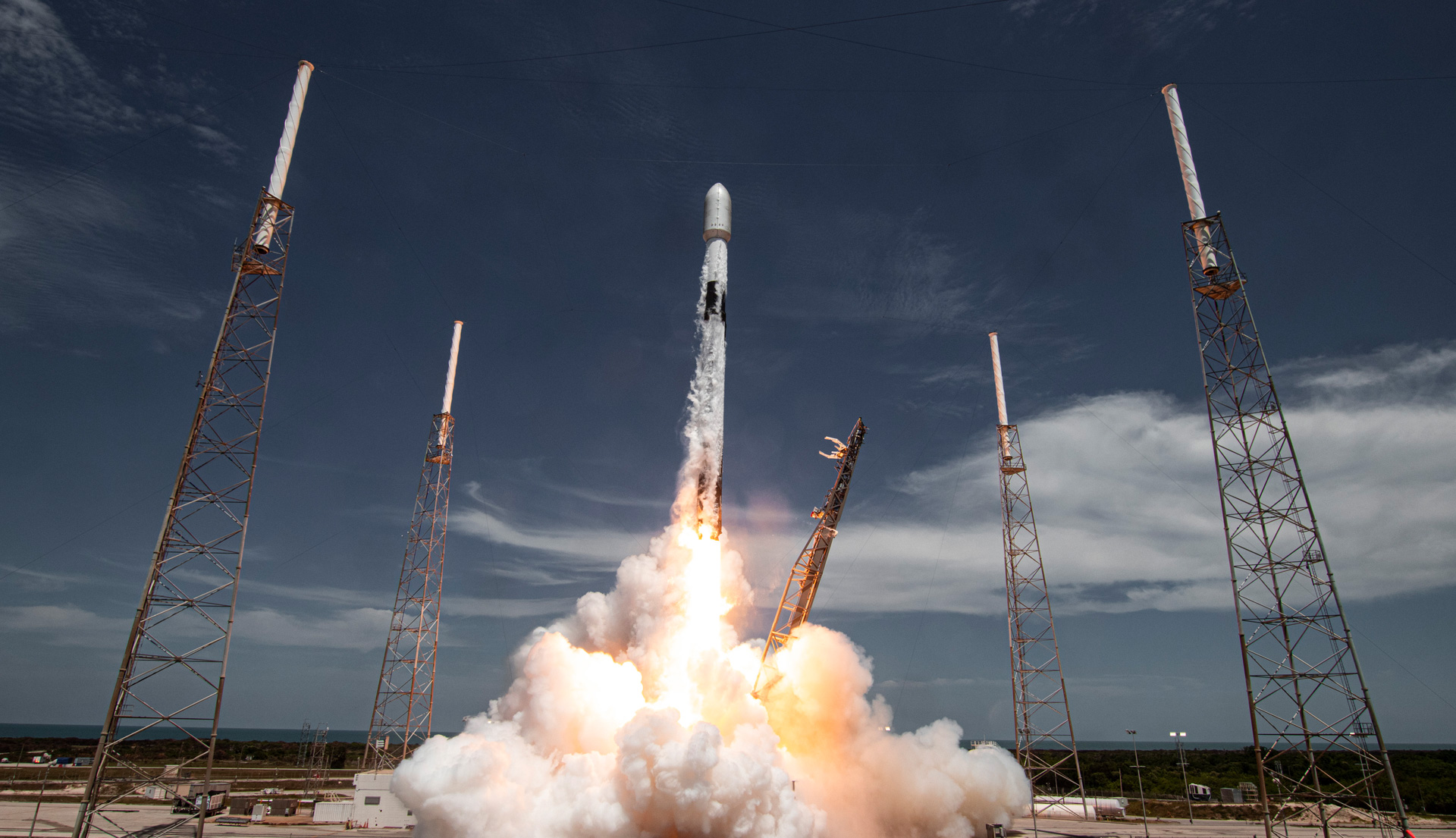 SpaceX Falcon 9 beim Start