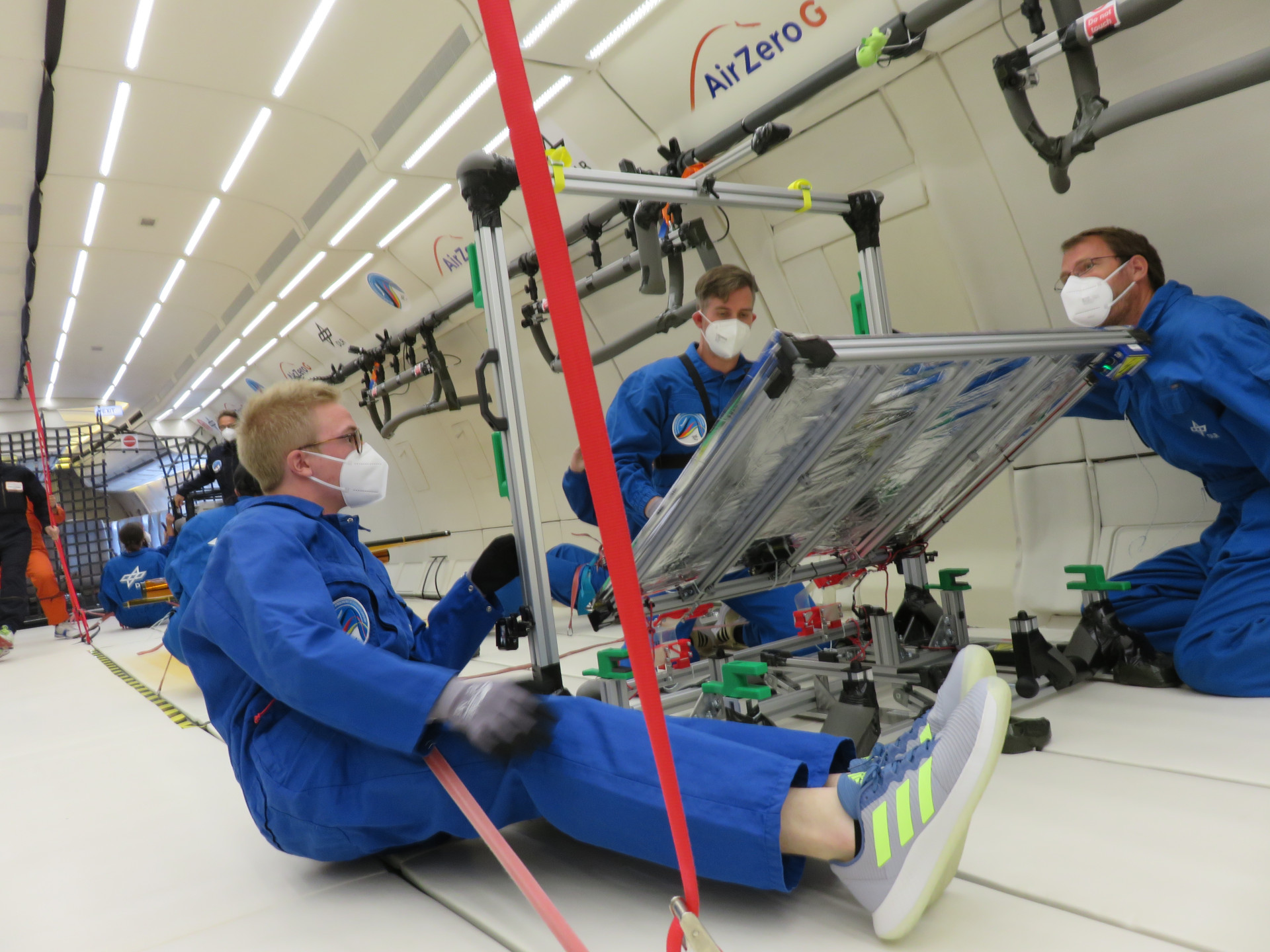 Tapes Test – Test der Festkörpergelenke während der Parabel