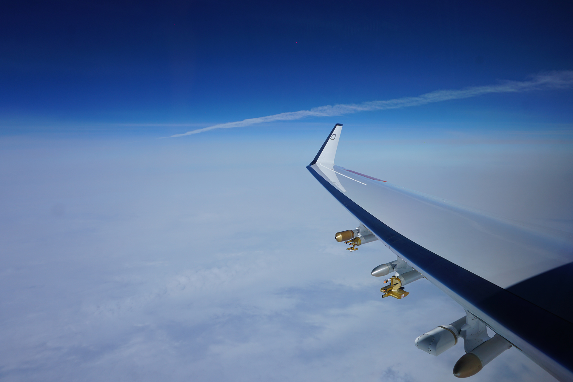 Wolkensonden im Flug