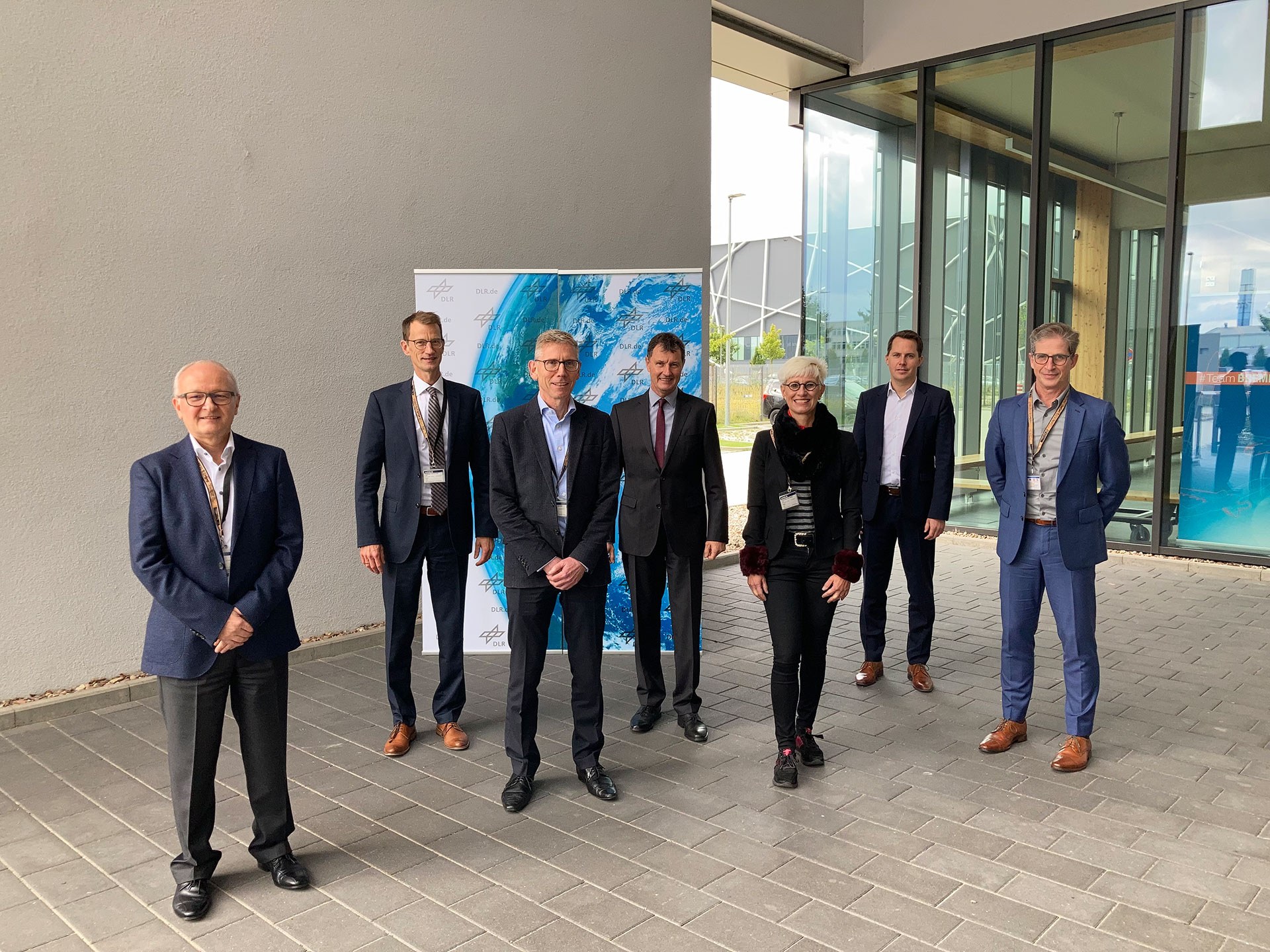 Delegation von Rolls Royce zu Gast beim Virtual Product House (VPH) des DLR