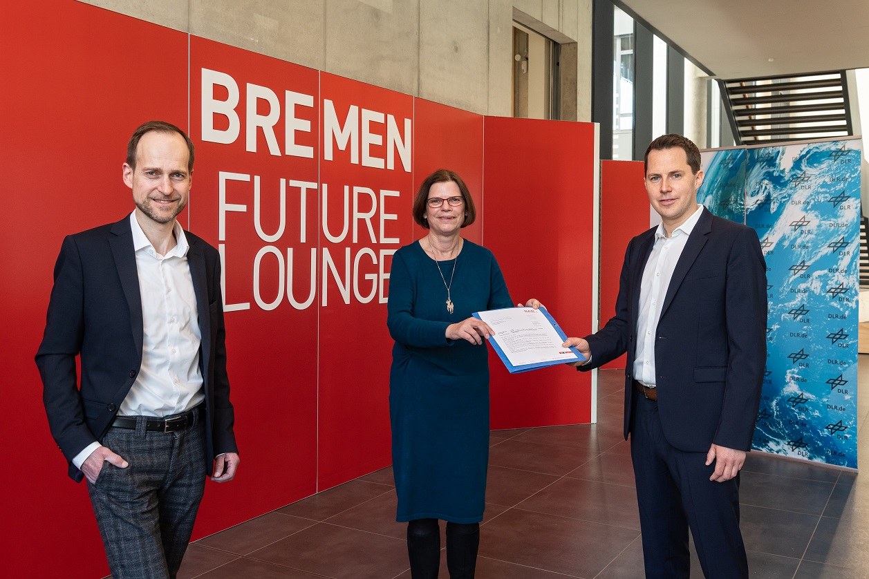 Übergabe des Förderbescheids im Technologiezentrum ECOMAT