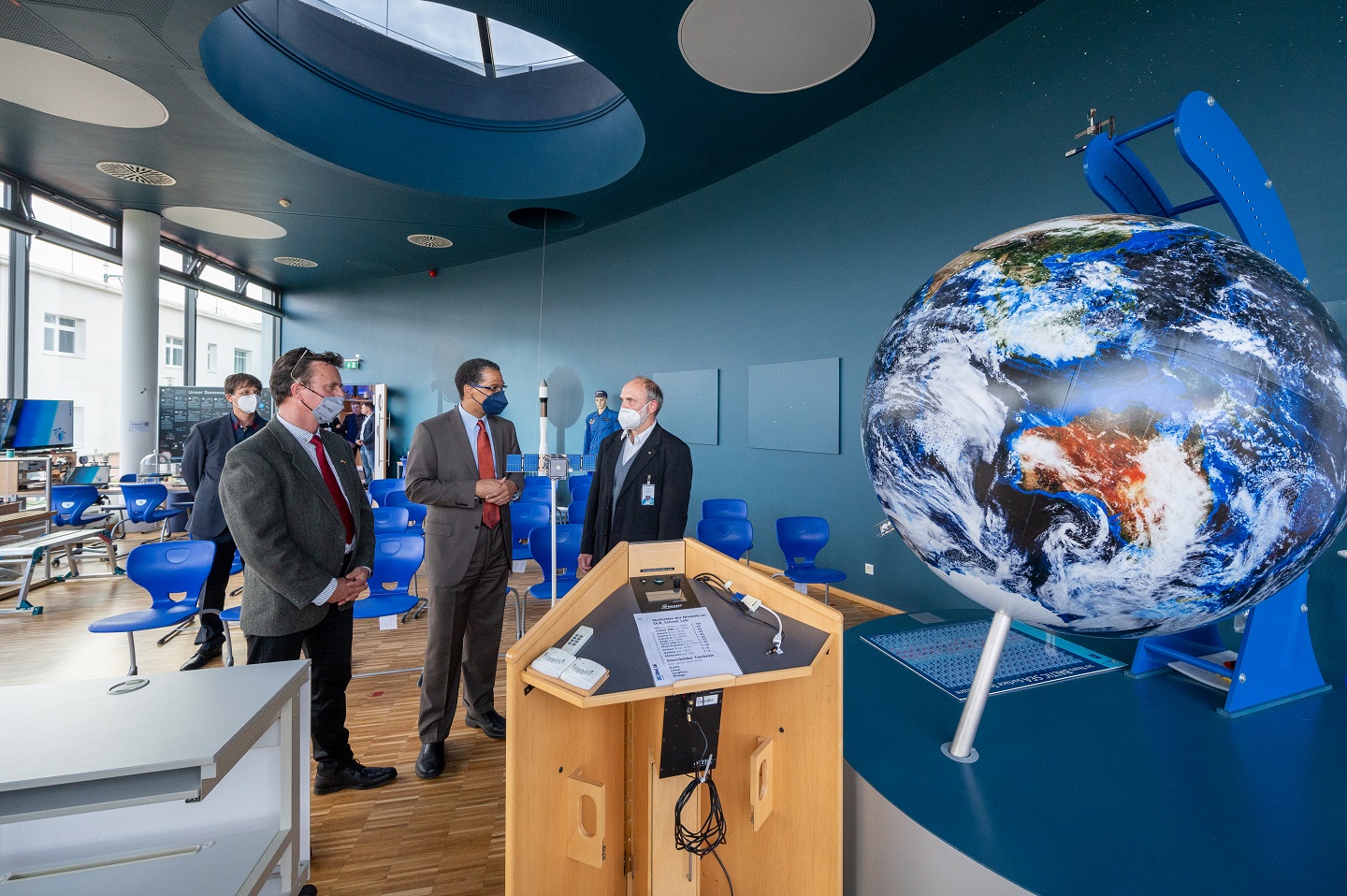 Der amerikanische Generalkonsul im DLR_School_Lab