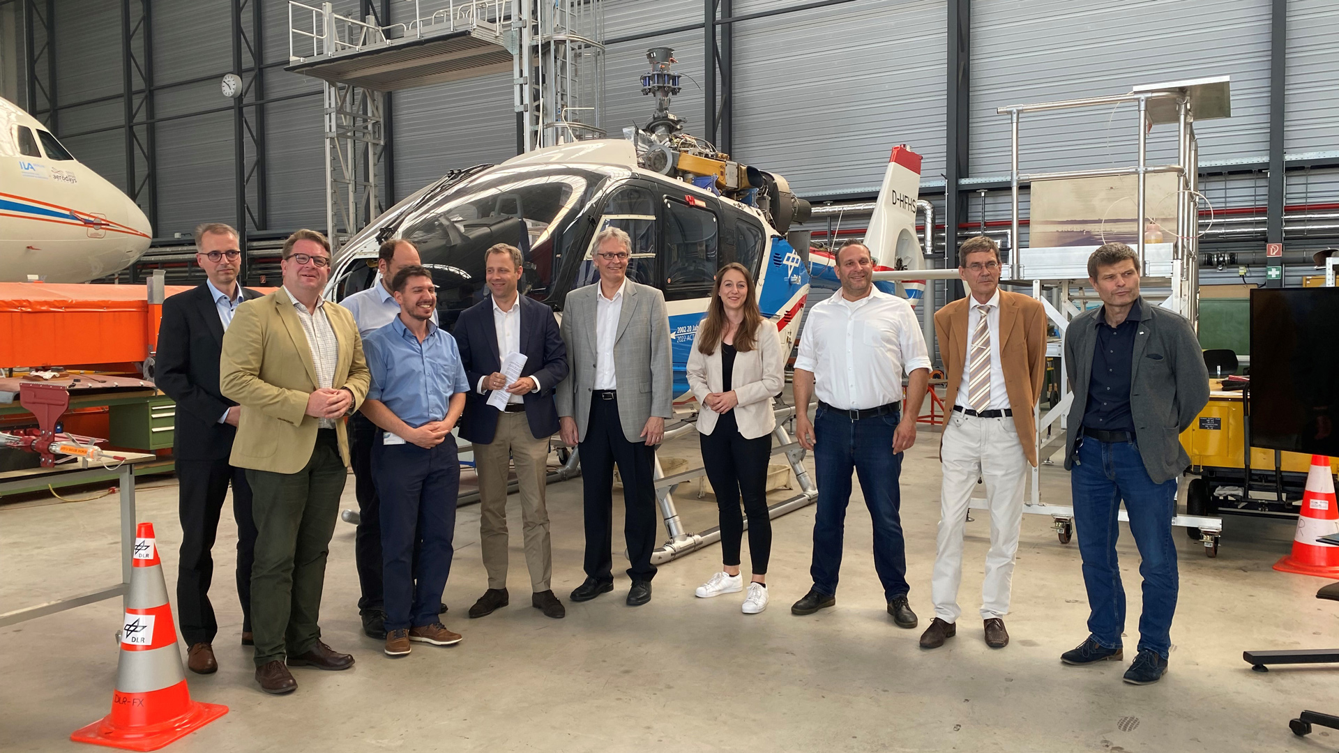 Abgeordnete aus Bund und Land zu Besuch im DLR Braunschweig