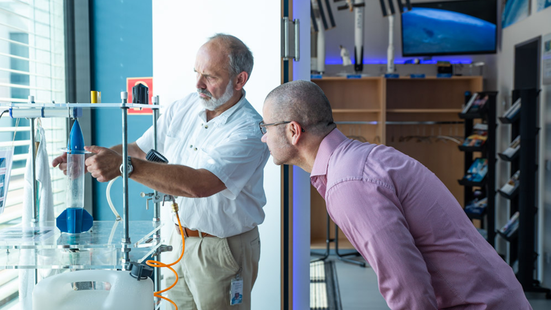 Im DLR_School_Lab Neustrelitz