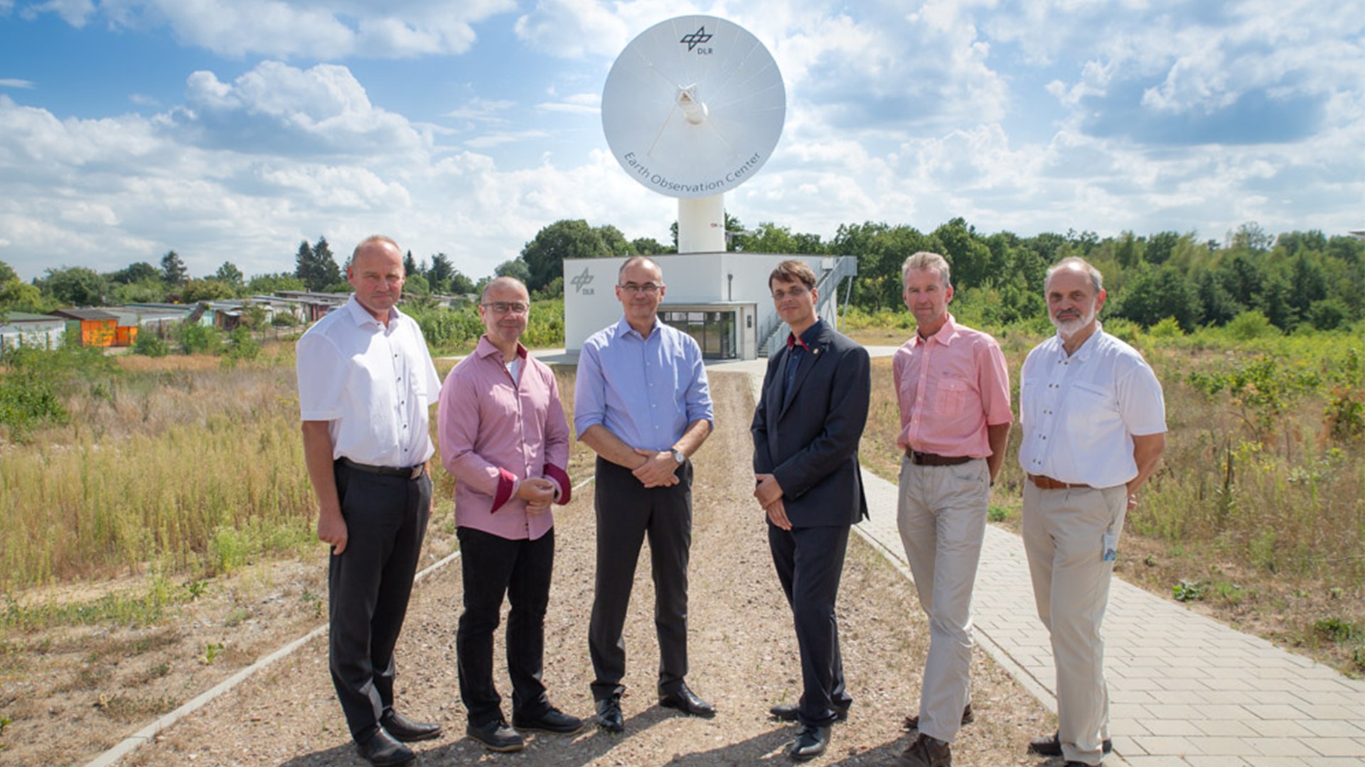 Vor der neuen Triband-Antenne