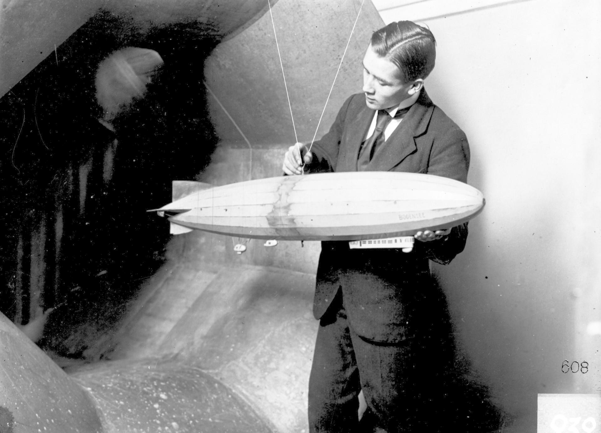 Modell des Luftschiffs "Bodensee" im kleinen Kanal der Aerodynamischen Versuchsanstalt