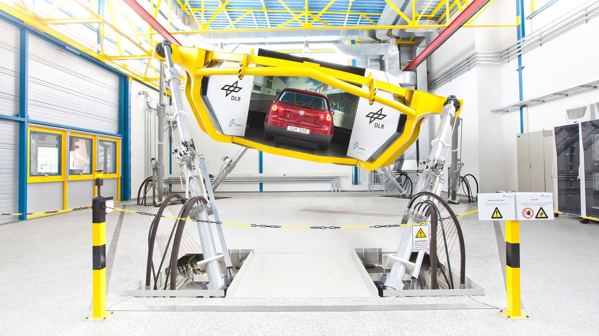 Dynamischer Fahrsimulator im Institut für Verkehrssystemtechnik