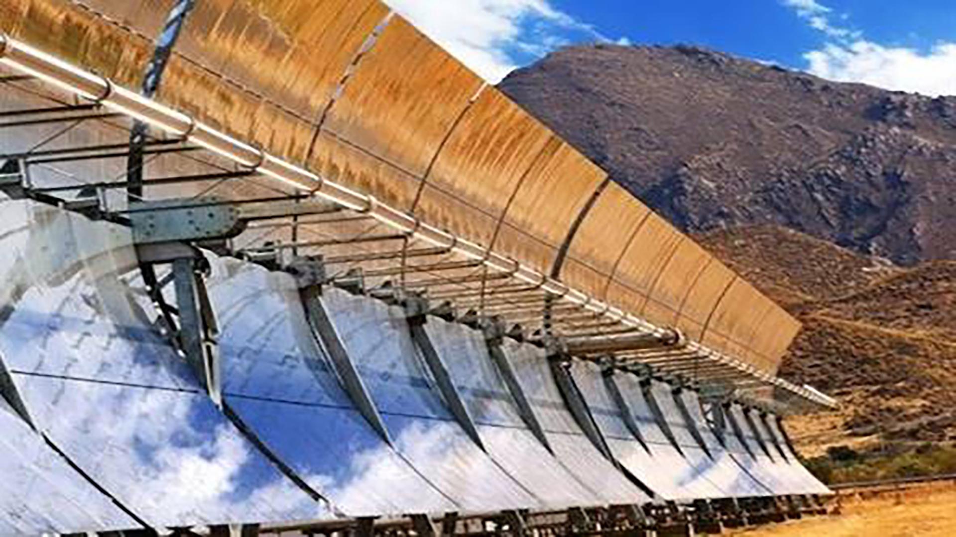Parabolrinnenanlage im Solarkraftwerk der Plataforma Solar de Almería