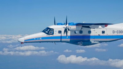 Forschungsflugzeug Dornier DO 228-101 in der Luft