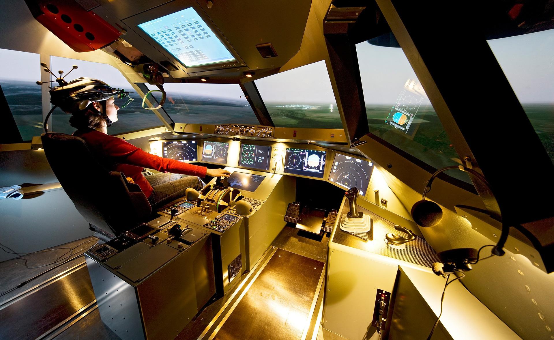 Generic Cockpit Simulator (GECO)
