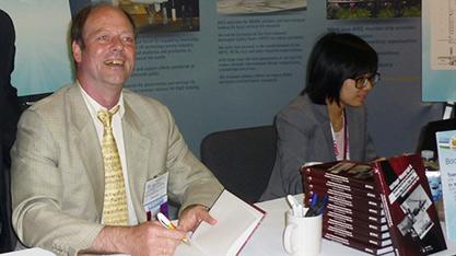 Berend G. van der Wall erhält Bernard Lindenbaum Award