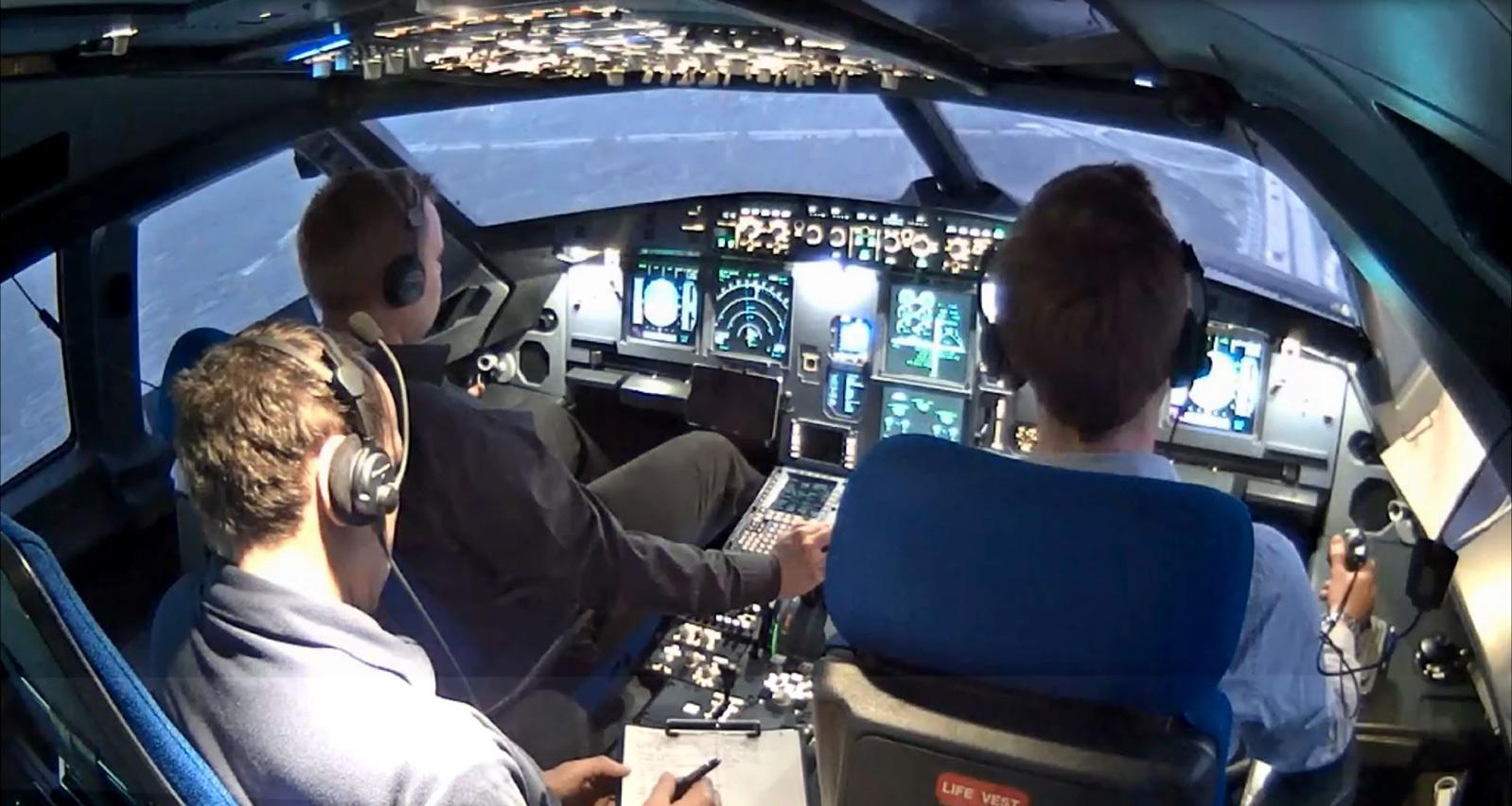 Man4Gen (Manual Operation of 4th Generation Airliners)