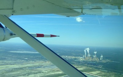 Blick aus dem Fenster des DLR-Forschungsflugzeuges Cessna Grand Caravan