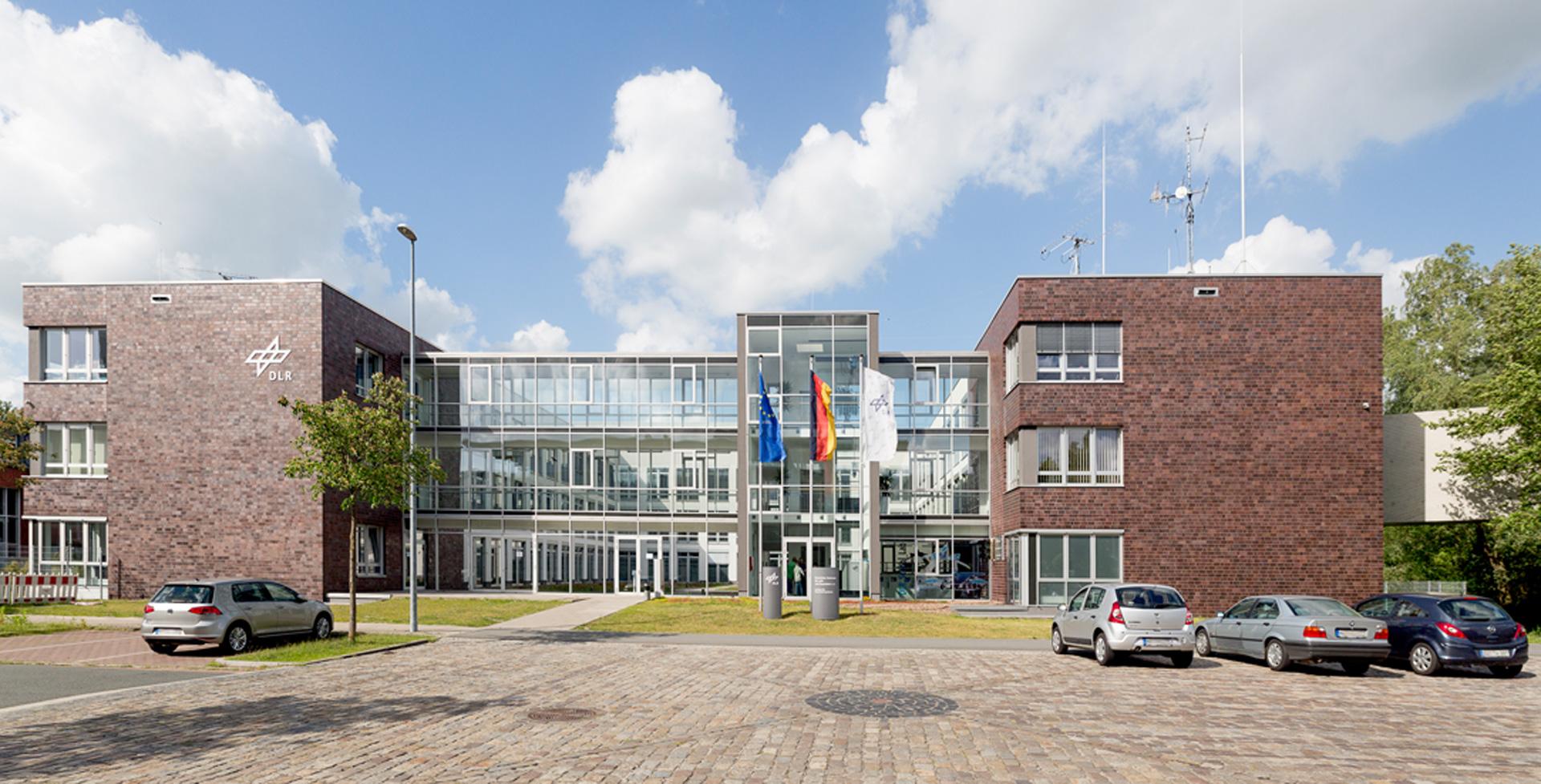 Ansicht Eingangsbereich Institut für Raumfahrtsysteme