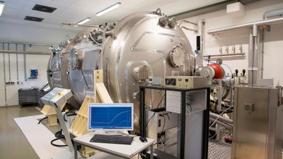 Geschlossene Weltraumsimulationsanlage im Testbetrieb