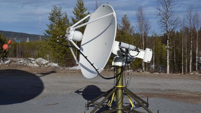 Hilfsantenne der Telemetriestation beim ersten Einsatz auf Esrange während einer Rexus Mission