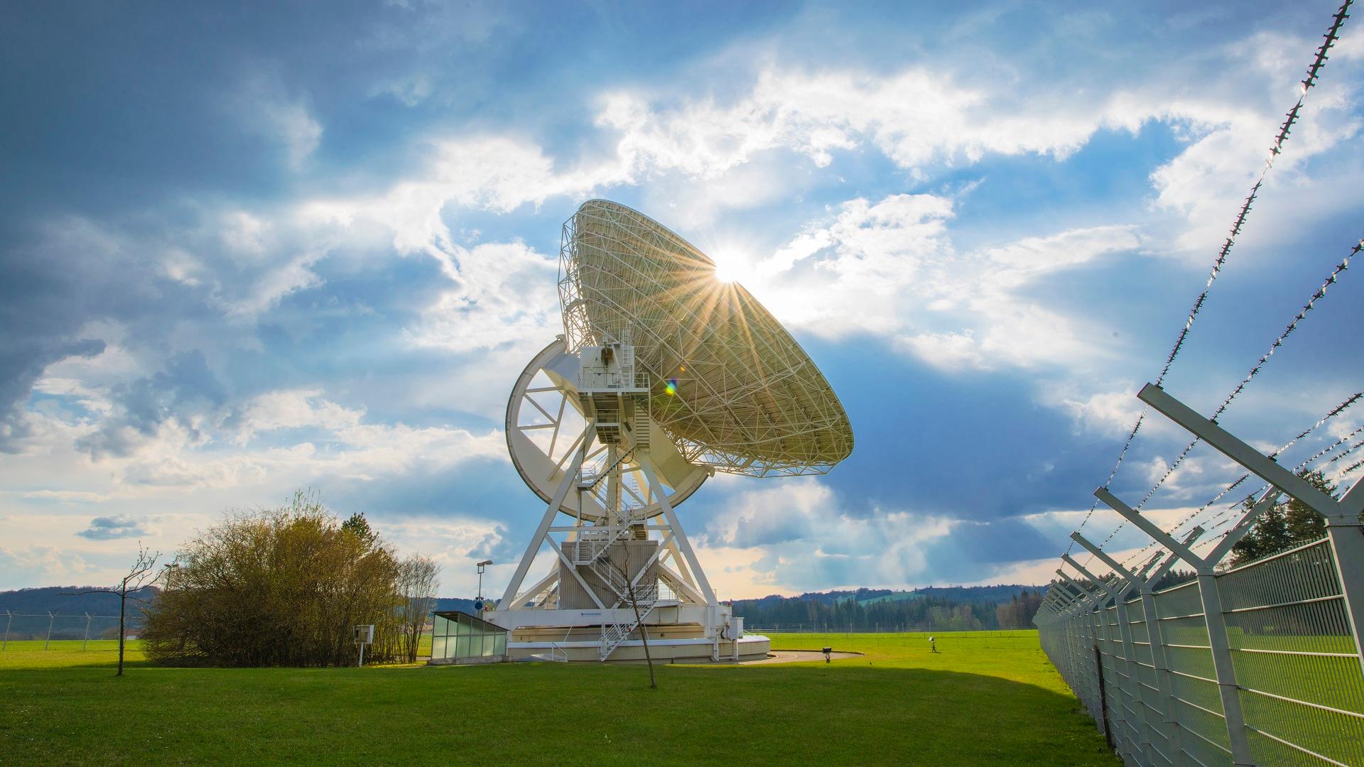 DLR Standort Weilheim mit 30m-Antenne