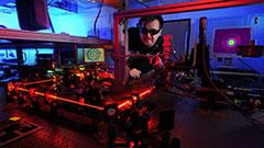 Zerstörschwellentests an Laseroptiken