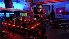 Zerstörschwellentests an Laseroptiken