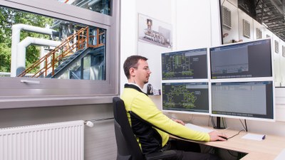 Leitstand der TESIS Anlage