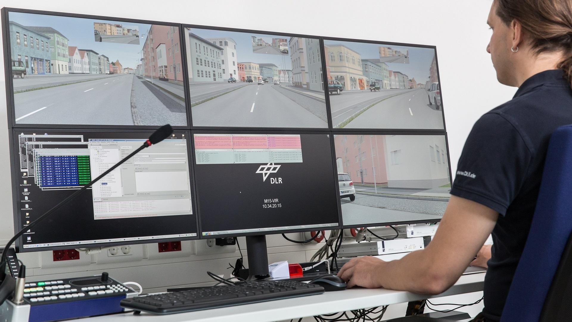 Szenarien mit mehreren realen Verkehrsteilnehmern werden untersucht