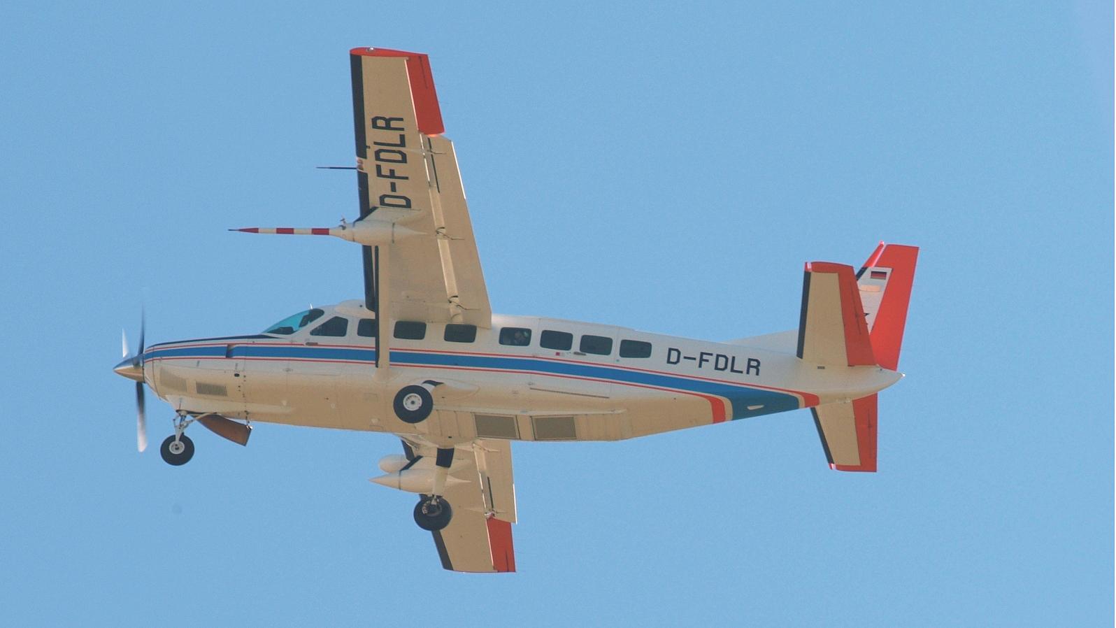 Die Cessna C208B Grand Caravan von unten