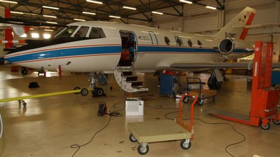 Falcon in der Wartungshalle