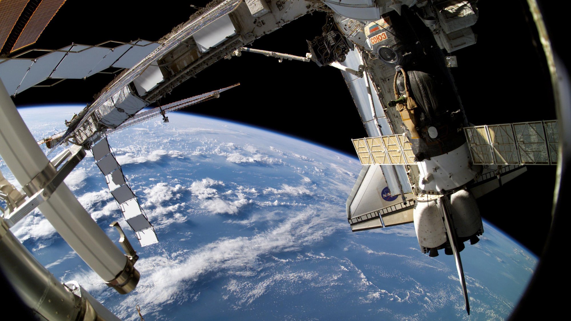 Aussicht bei der Arbeit im freien Weltraum