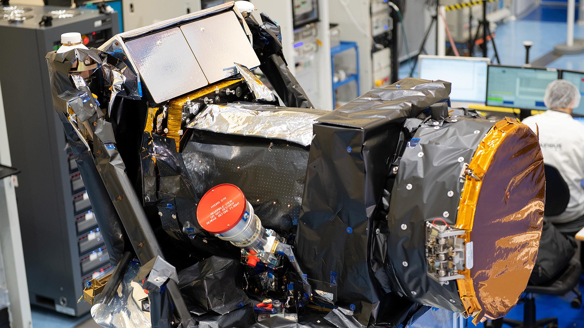 CHEOPS-Satellit im Reinraum