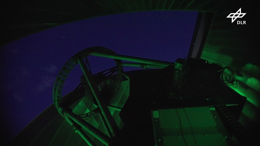 Video: Johannes Kepler Observatorium des DLR: Mit Lasertechnologie dem Weltraumschrott auf der Spur