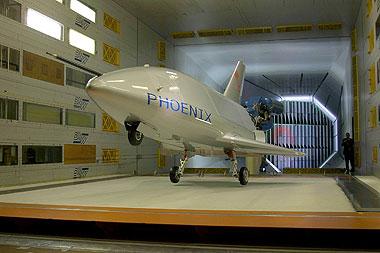 Wieder verwendbarer Raumgleiter Phoenix im Windkanaltest