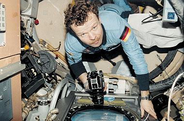 Mission MIR`97 - Astronaut Reinhold Ewald