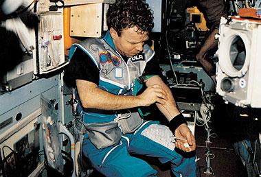 Mission MIR`97 - Astronaut Reinhold Ewald