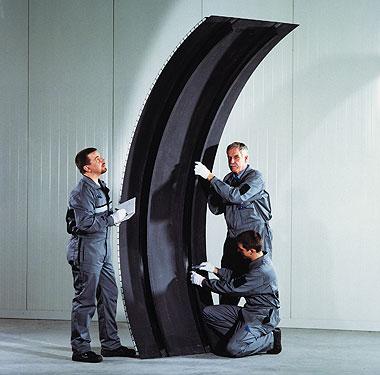 Projekt "Schwarzer Rumpf" - Qualitätskontrolle an der oberen Rumpfschale