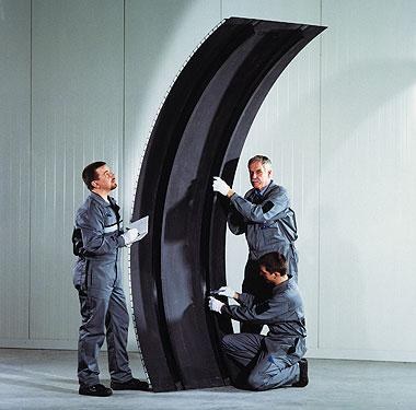 Projekt "Schwarzer Rumpf" - Qualitätskontrolle an der oberen Rumpfschale