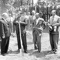Erster Spatenstich am 16. Juli 1959.