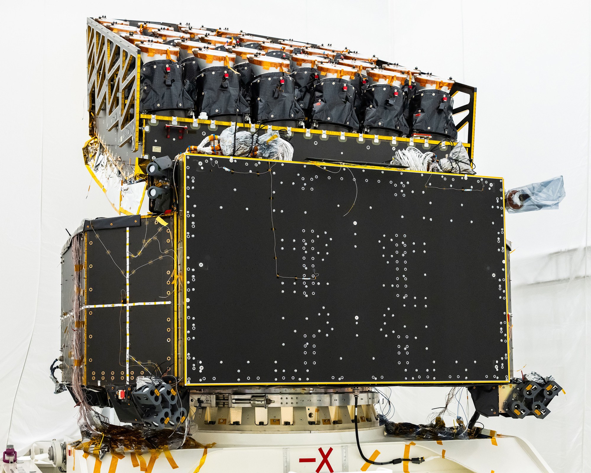 Die 26 Kameras zeigen nach oben