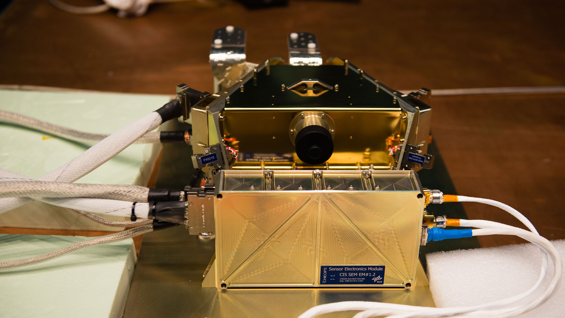 Foto der DLR-Einheiten an Bord von CHEOPS