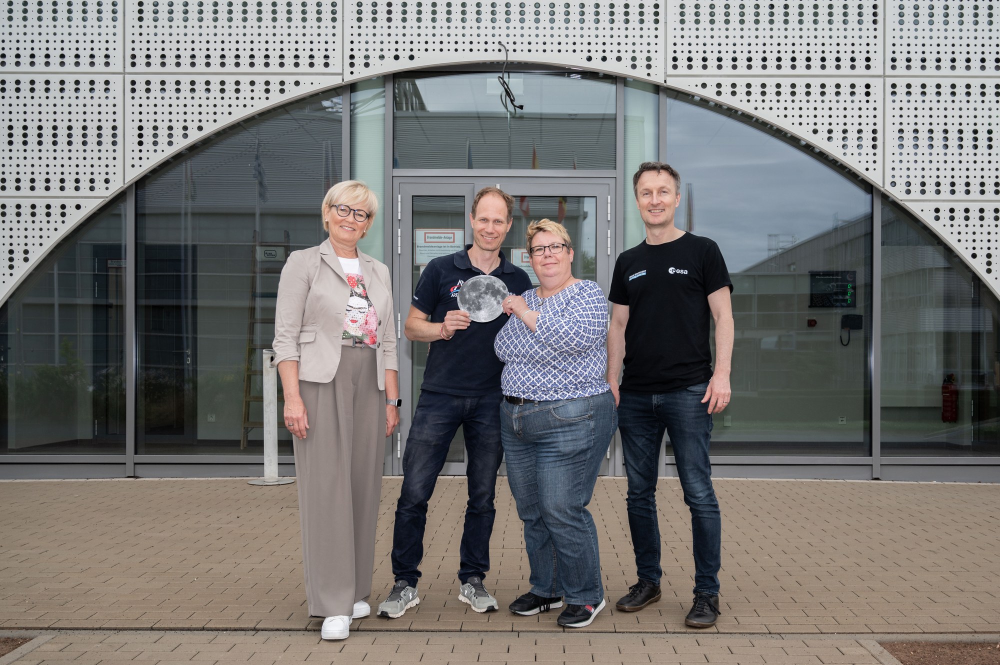 LUNA wird an DLR und ESA übergeben