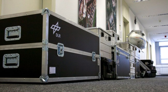 Strausberg in Deutschland: Unsere Ausrüstung reist parallel via Luftfracht.
