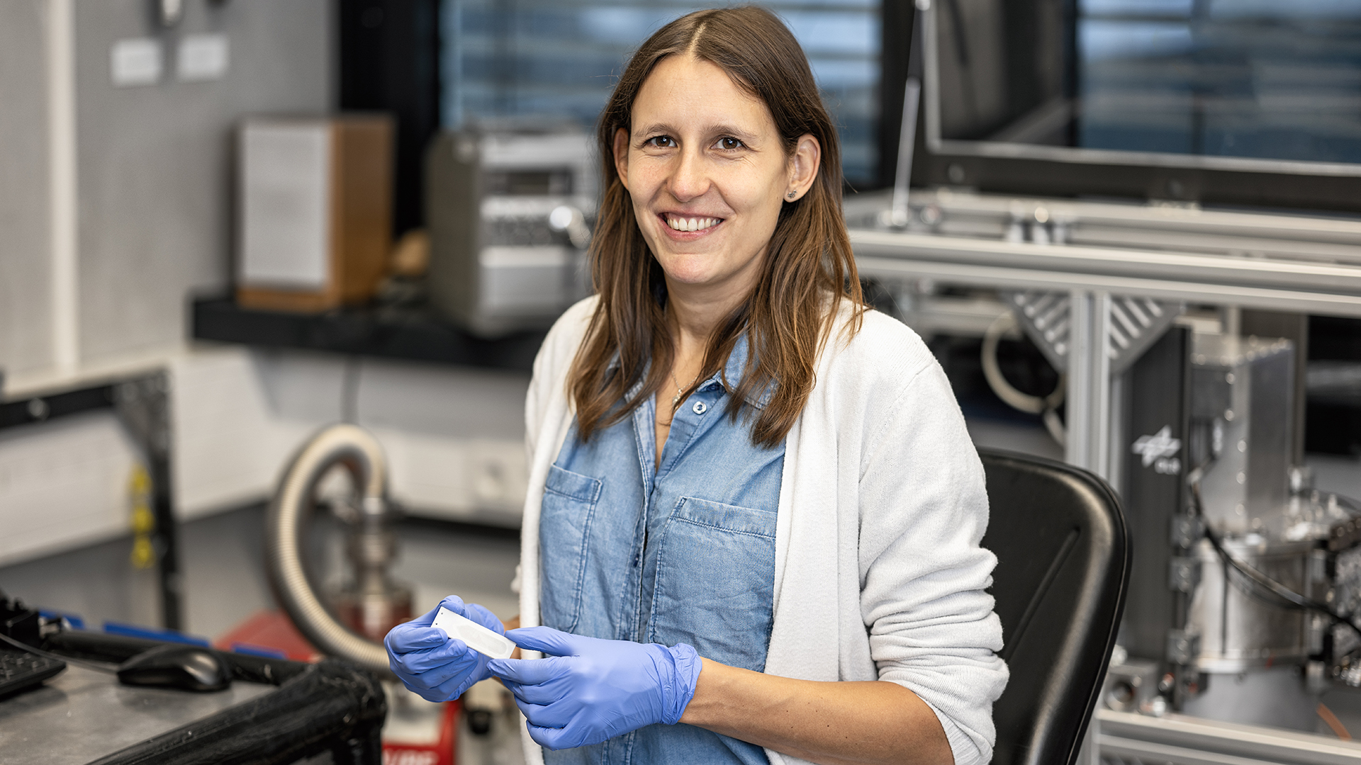 Forscherin Maike Becker untersucht die Eigenschaften von Materialien bei deren Erstarrung.