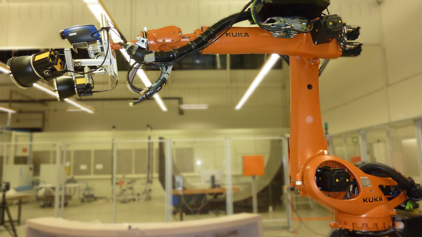 OLT-Setup mit Roboter, Kamera und Beleuchtung