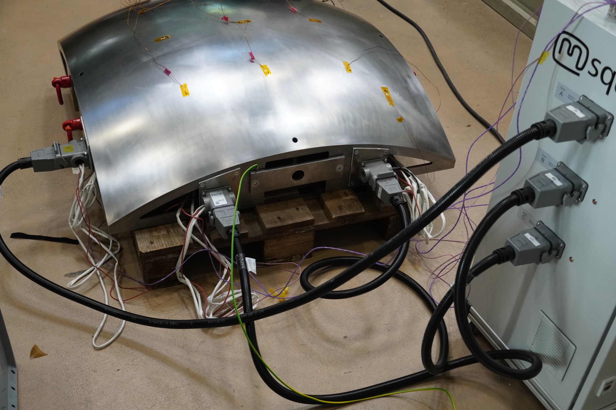 Entwicklung eines induktiv beheizten Werkzeugs für die Out-of-Autoclave-(OoA)-Fertigung, insbesondere für die In-situ-AFP